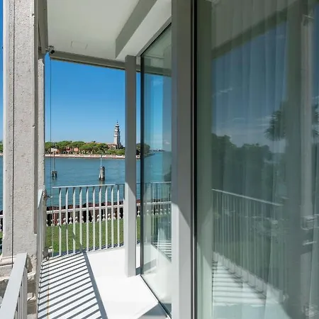 Villa Ca' Delle Contesse - On Lagoon With Private Dock And Spectacular View