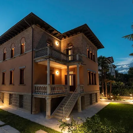 Villa Ca' Delle Contesse - On Lagoon With Private Dock And Spectacular View *