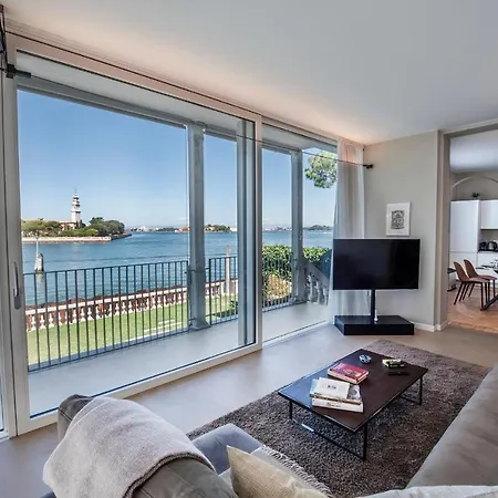 Villa Ca' Delle Contesse - On Lagoon With Private Dock And Spectacular View Venetië-Lido